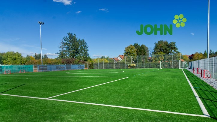 Vom Tennisplatz...